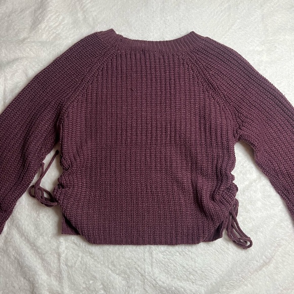 Melrose sweater top ! - Picture 2 of 2